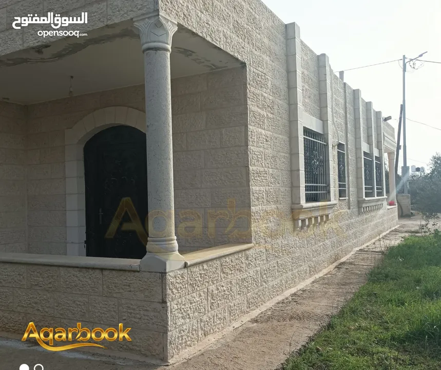 بيت مستقل مع مساحة خارجية للبيع رافات – قرب صيدلية يامن