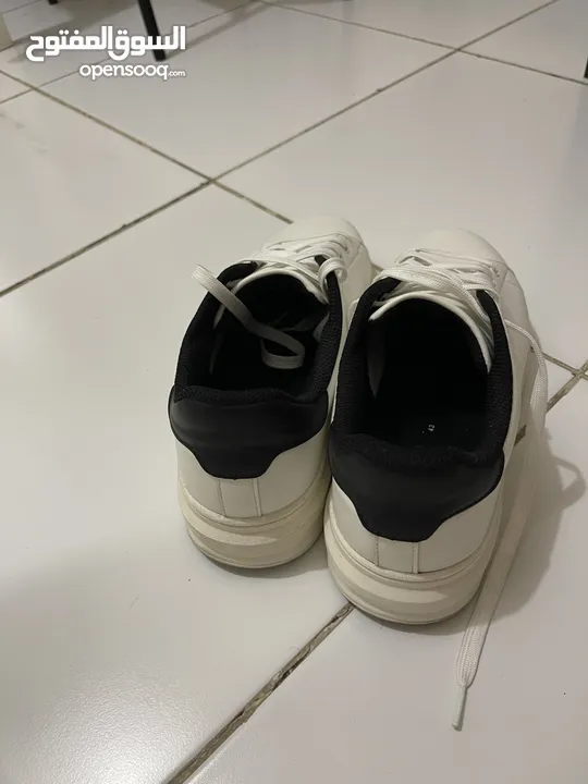 حذا زارا مستعمل استعمال خفيف شبة جديد  Sneakers from Zara used but not unused, it is still new