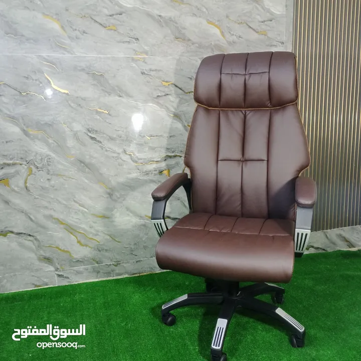 اجلس على الفخامة.. وارتقِ بالراحةكرسي المكتب الفاخر بتصميم أنيق وخامات عالية الجودة لمسة فخامة لأي