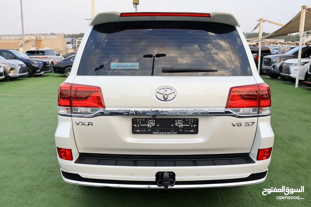 TOYOTA LAND CRUISER 2021 VXR  GCC 5.7