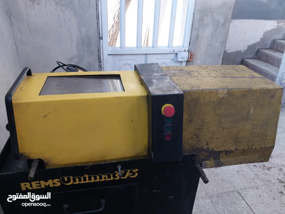 مكينة تسنين براغي ومواسير