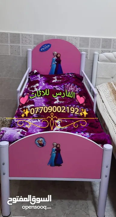 سرير حجم ولادي يكفي لعمر15سنه  قياس 70*160 يحتوي على رسمات ولادي وبناتي بالوان مختلفه  السعر 70الف