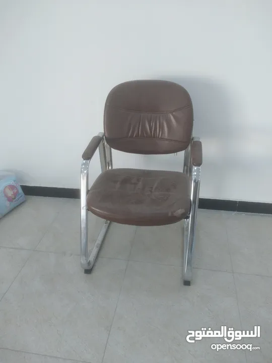 كرسي ثلاثي جلد +  كرسي مفرد احمر لون الجلد