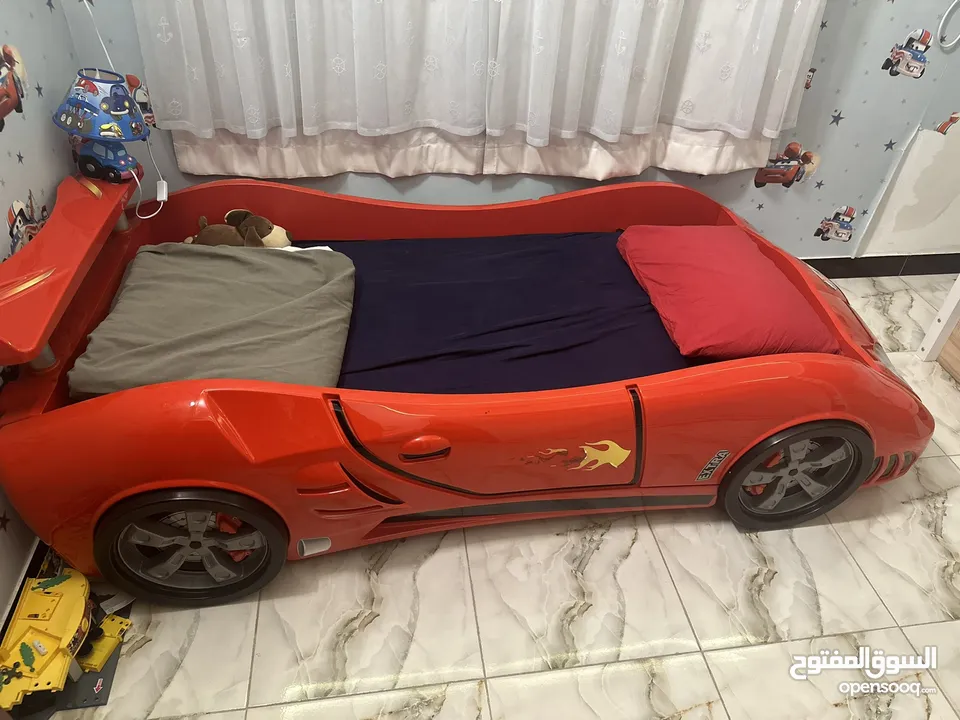غرفة طفل موديل سيارة