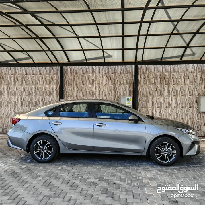 KIA CERATO 2024 (كفالة الوكيل الرسمي 5 سنوات) و(عقد صيانة 30,000 كم زيوت وفلاتر)