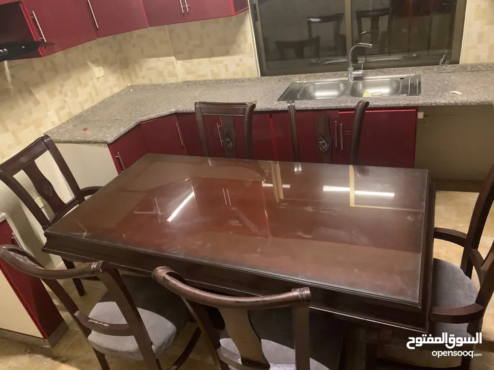 طاوله سفره مستعمله بسعر مغري