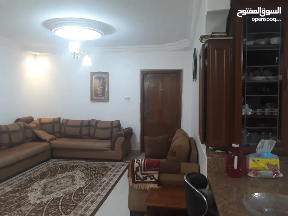 # شقة سوبر ديلوكس اربد- ايدون-غرب دوار العيادات.