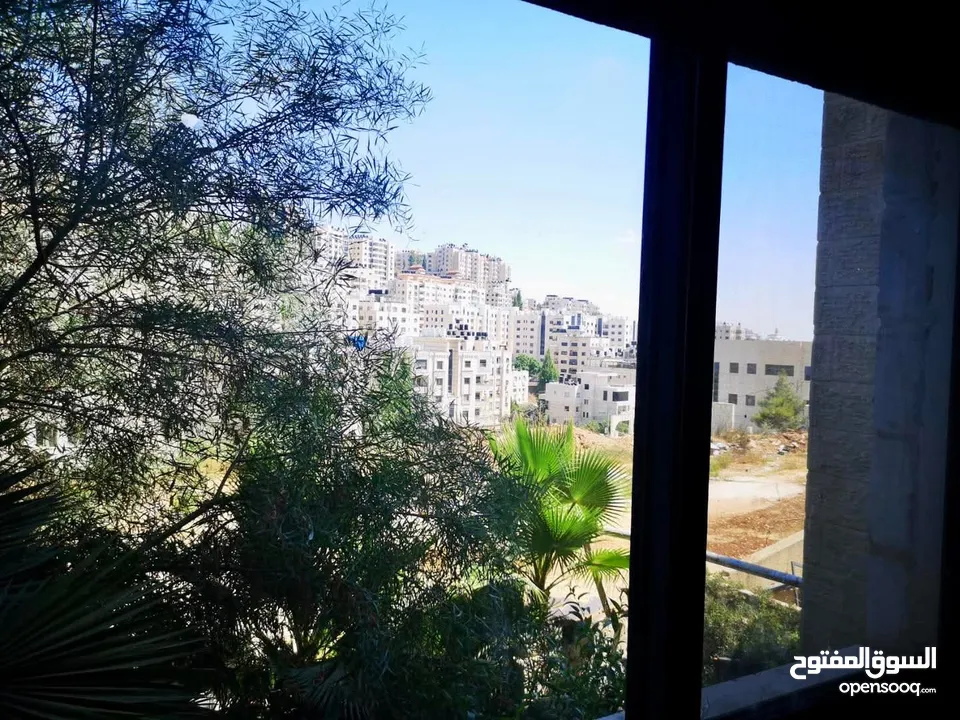شقة للبيع في عين منجد رام الله مطلة على جبل المصيون مشرفة على منظر جميل مرتفع في مدينة رام الله