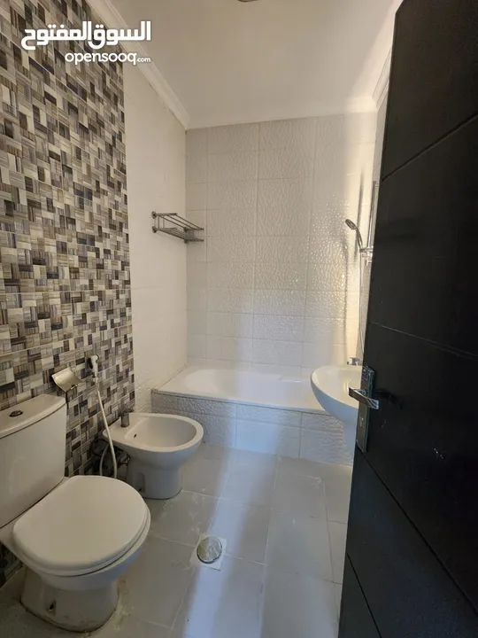 شقة فارغة للإيجار في منطقة خلدا- REF: 14656