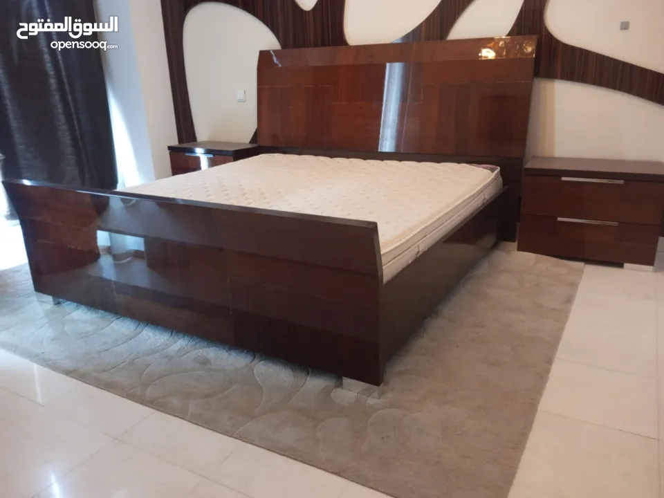 beautiful Italian wood king size bed set for sale (253162391) السوق