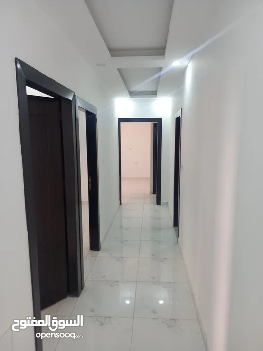 شقة ارضية فاخرة مقابل الوينك كافيه للبيع بسعر مغري