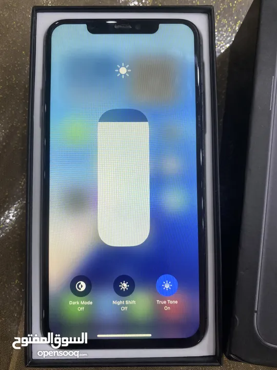 ايفون 11pro max 256Gb مع كرتونته سعرر ممتاز