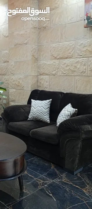 طقم كنب دب بحاله ممتازه