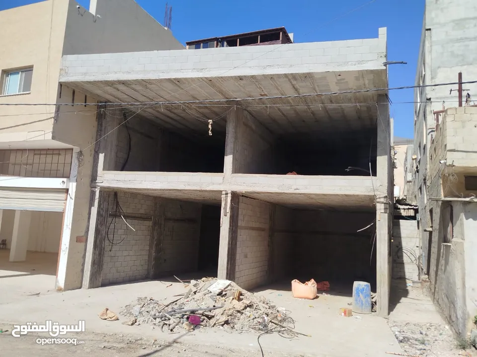 مخزنين للبيع