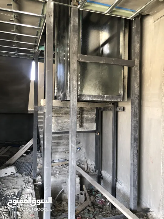 مصعد خارجي كامل مواصفات جيدة جدا مع سيفتي كامل