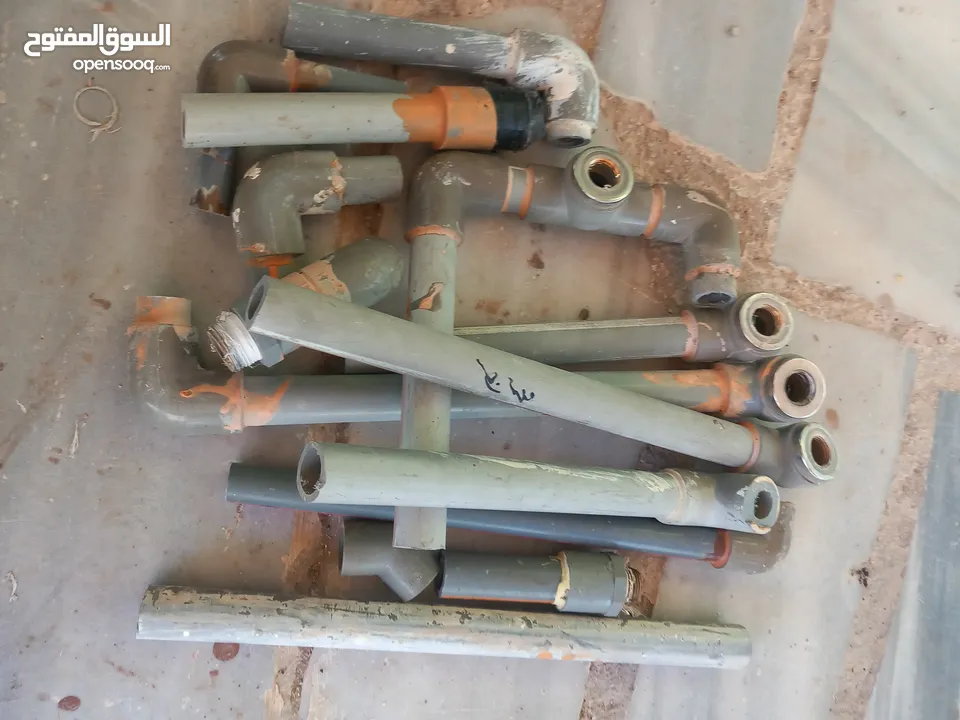 مواسير وقطع مواسير مختلفة للبيع