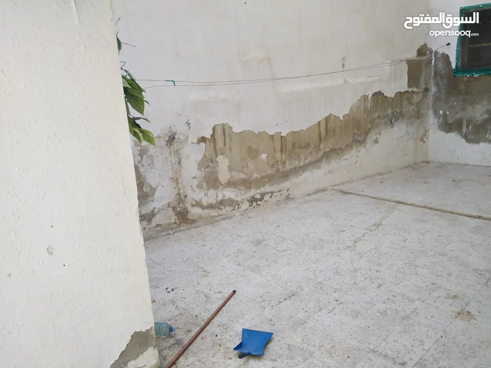 شقة للإيجار في الزرقاء الجديدة بالقرب من مسجد أبو عديلة و مدرسة الوليد بن عبد الملك