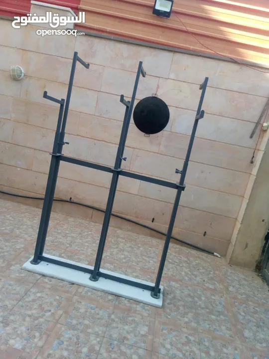 ستاندات ملابس حديد تفصيل مقاوم للكسر خاص بمحلات الملابس