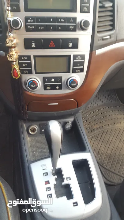 جيب سانتافيه موديل 2008 2×4 للبيع