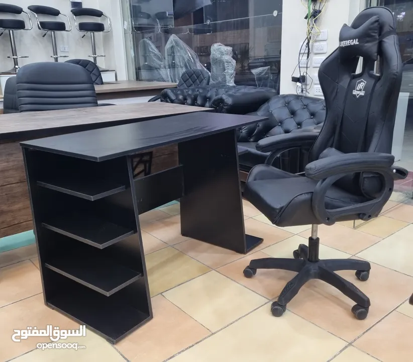 مكتب الجيمنج تناسب الجميع اطلبها الآن  من لامينيت للأثاث المكتبي توصيل وتركيب مجاني داخل عمان