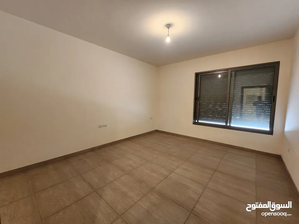 شقة فارغة للبيع في منطقة الدوار الرابع ( عدد 4 ) ref : 14340