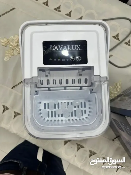 جهاز صانع الثلج السريع من ماركة LAVALUX