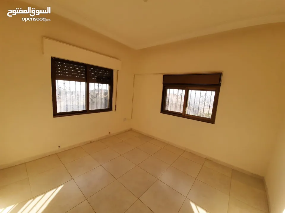 شقة للبيع في منطقة مرج الحمام بإطلالة رائعة و مميزة