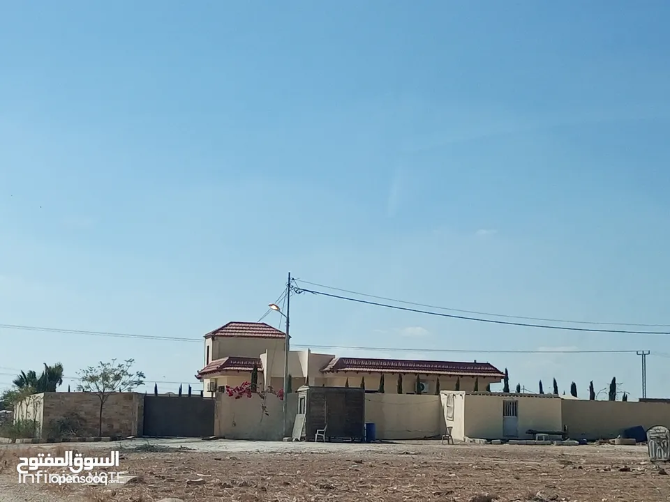 ارض للبيع 810متر بعد جسر المطار مقابل محطة المناصير منطقة شاليهات