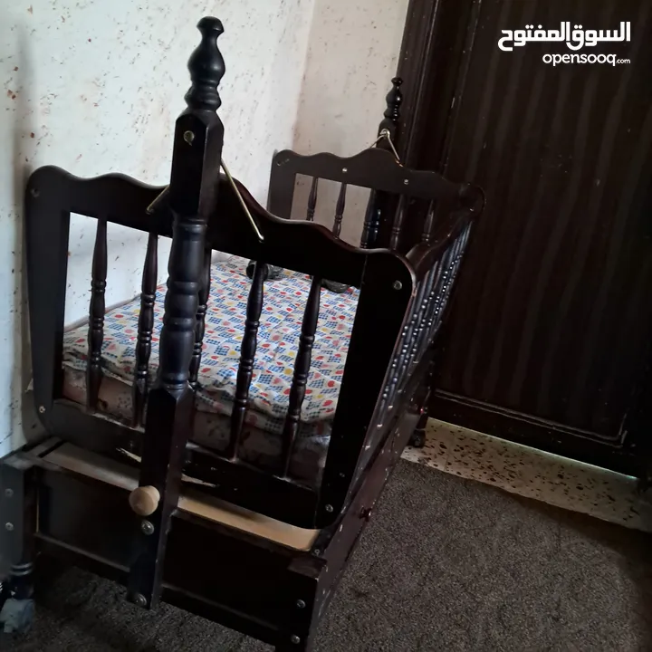 تخت بيبي للبيع