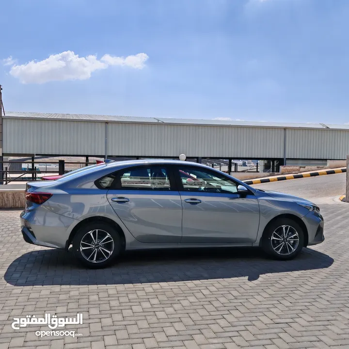 KIA CERATO 2024 (كفالة الوكيل الرسمي 5 سنوات) و(عقد صيانة 30,000 كم زيوت وفلاتر)