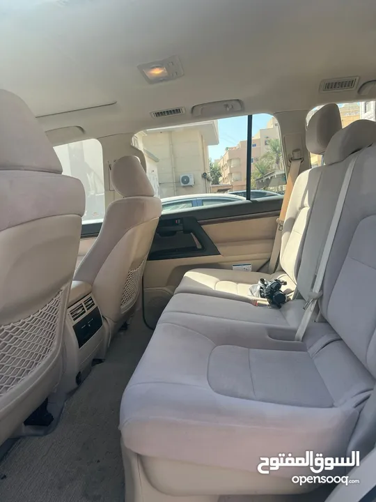 للبيع TOYOTA LAND CRUISER GX-R V6 الموديل : 2021