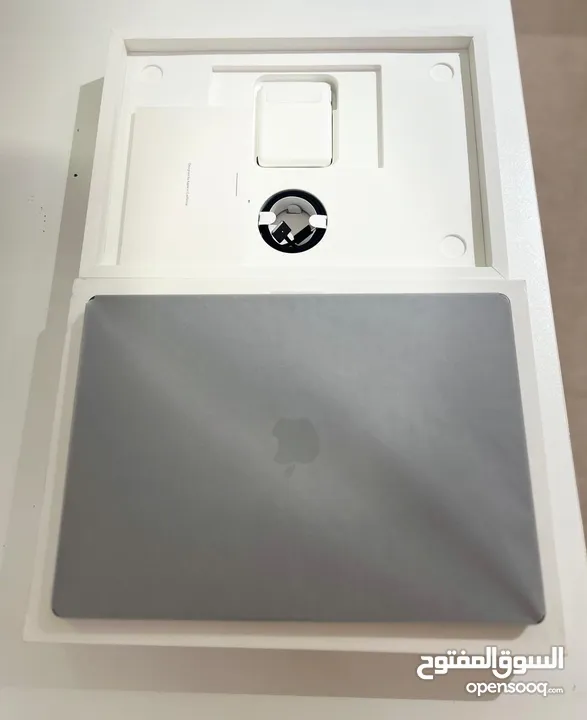 Macbook Pro M3 MAX 48GB RAM 40 core GPU for sale