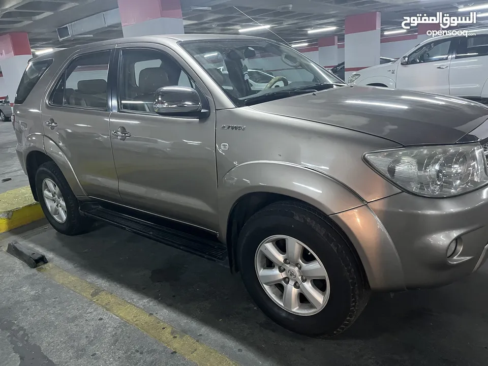 Toyota Fortuner 2010,  Excellent condition, 4 Wheel Drive SEPARATE GEAR