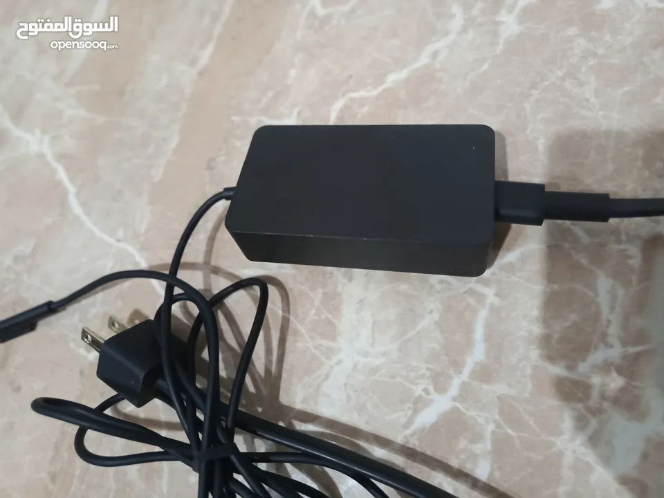 محول مايكروسوفت surface بحالة الوكالة