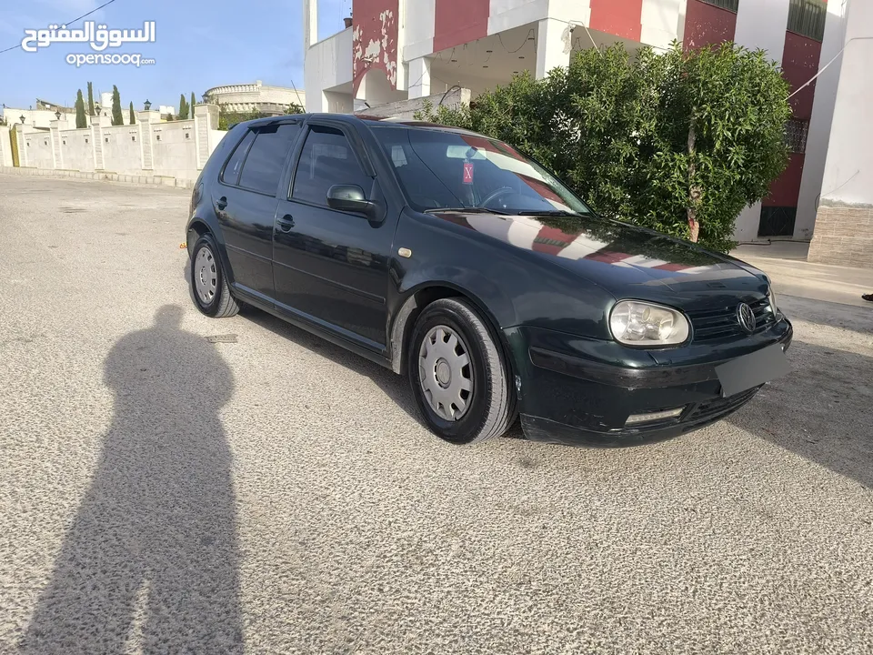 قولڤ موديل 2000 اتوماتيك سيارة نضيفة واقفة السعر 4000 دينار أو بدل على مرسيدس بطة أو مرسيدس 280