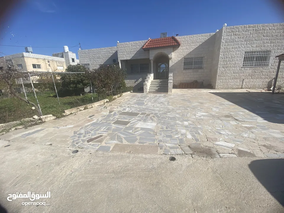 بيت فاخر مستقل للتأجير