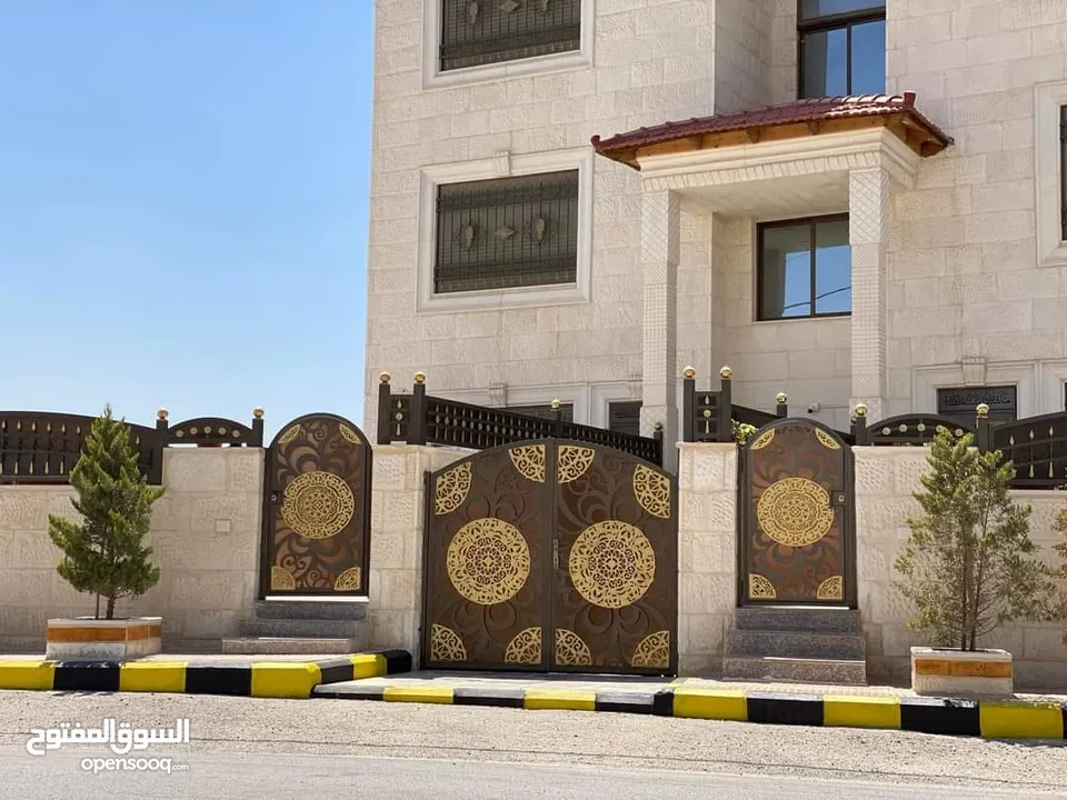 حداد متنقل  تفصيل جميع الأبواب والحمايات ولمعرشات ولصيانه العامه