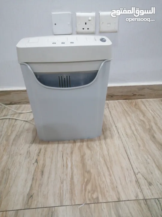 آلة تقطيع الأوراق التي تحتوي على الخصوصية