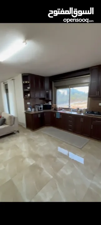 شقة سكنية 165 متر صافي بإطلالة مباشرة على جامعة بيرزيت الشارع الرئيسي