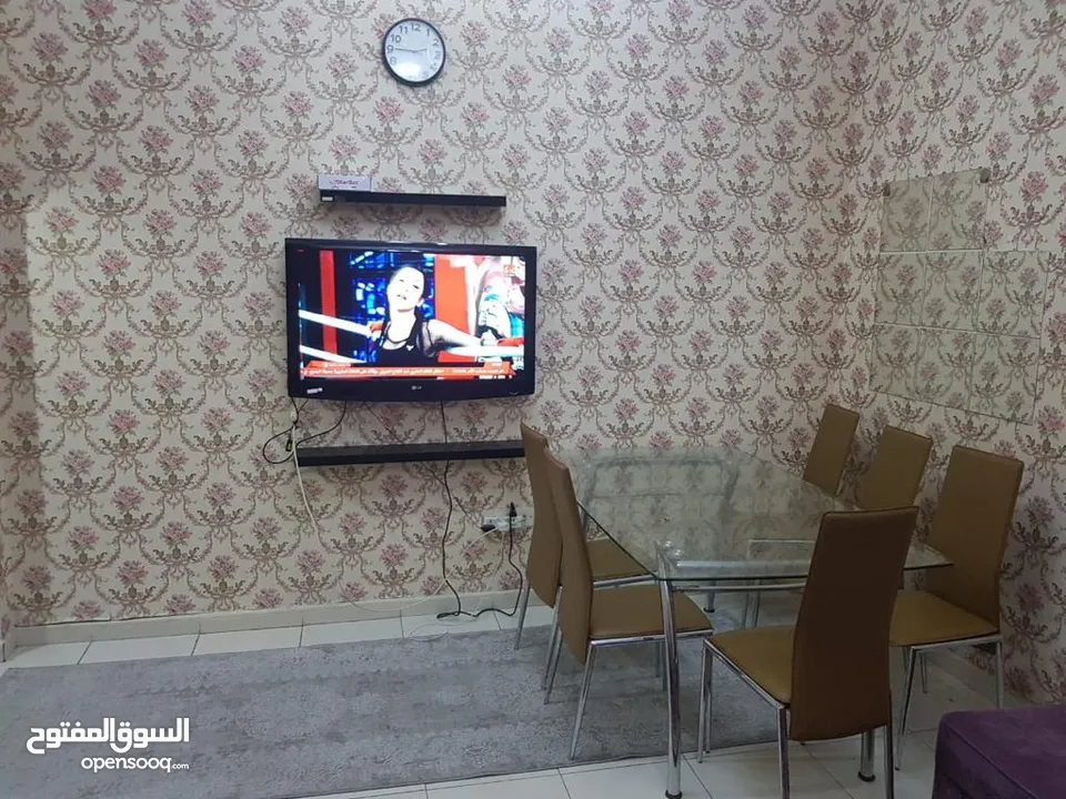 محمود سعد )غرفة وصالة للايجار الشهري في الشارقة التعاون بفرش فندقي ثاني ساكن بتشطيب ممتاز