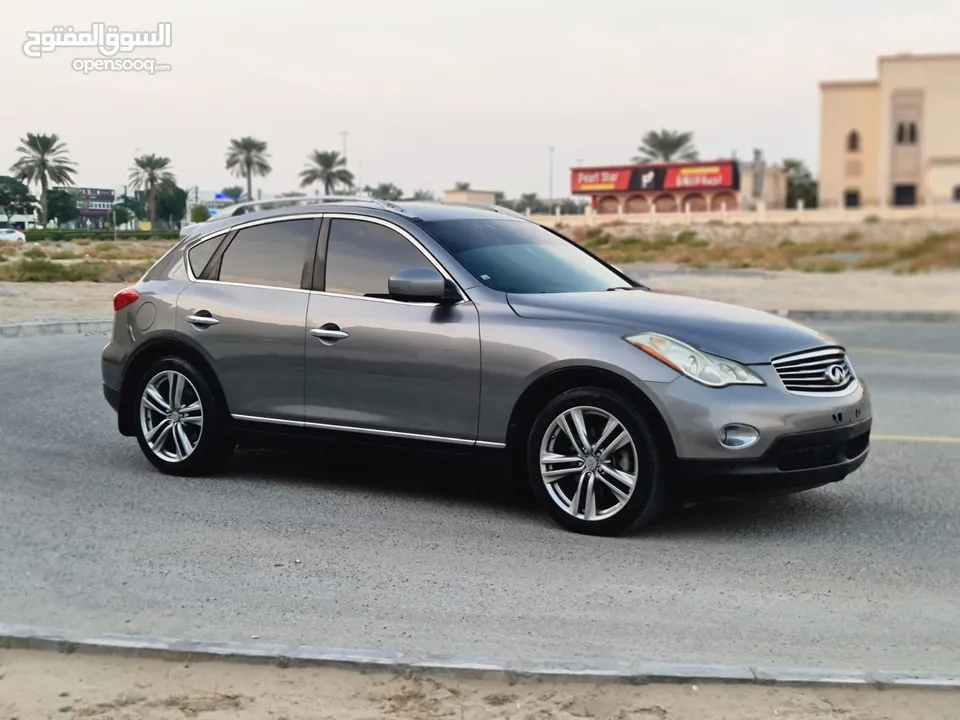 2013 Infinity EX37 / Top Option / 4 Cameras / Sunroof / Leather Seats / 129,000 km
