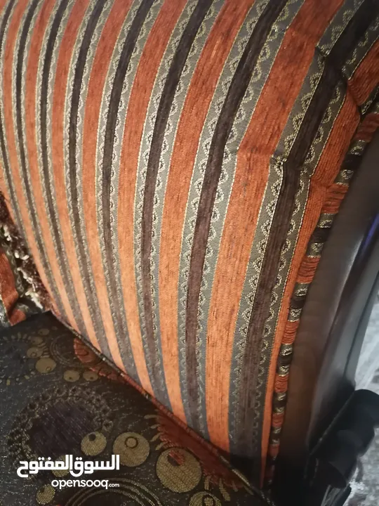 طقم كنب زان بحالة الوكالة بسعر مغري