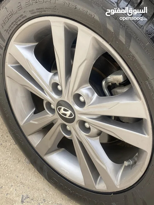 Hyundai Elantra 2017 – Excellent Condition