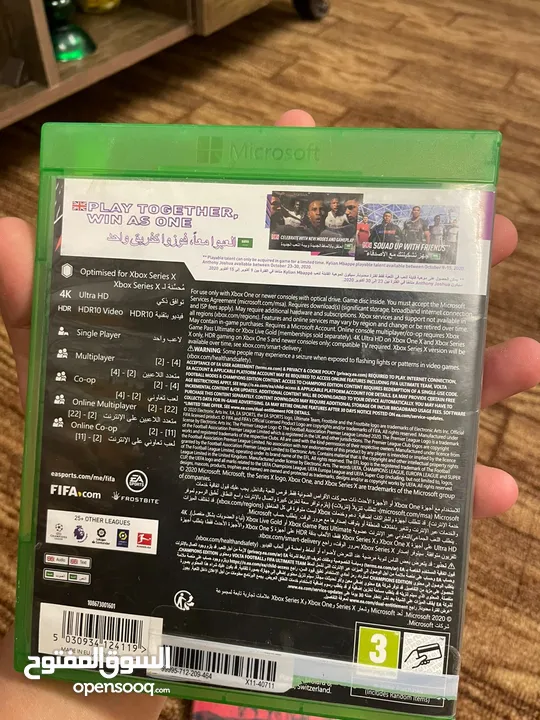 Xbox one x استعمال خفيف مع العاب