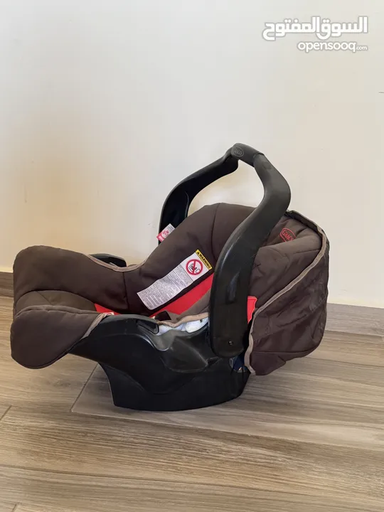 مقعد سيارة نوع graco