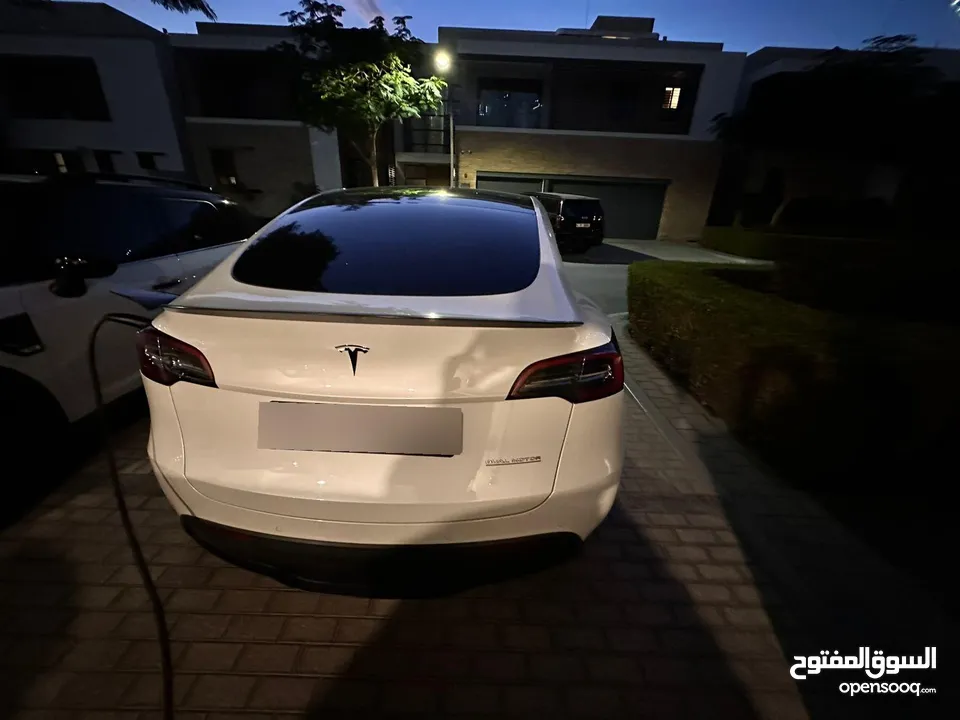 Tesla model y performance