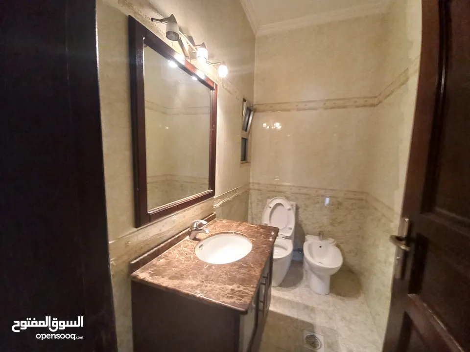شقة مفروشة للإيجار 200م2 ( Property 15799 )-175072921