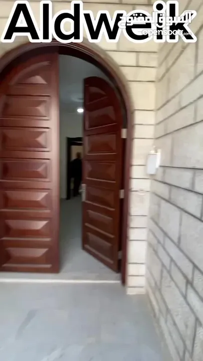 شقة من فيلا - ام أذينة - 3نوم 1ماستر - 350م - ارضي - مدخل مستقل - قرب الخدمات