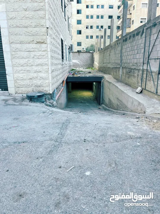 مكتب على الشارع الرئيسي قرب مول المغربي و عند جسر الدهيشه بمساحه  ما يقرب 44 متر للايجار الشهري