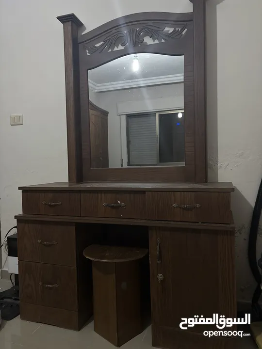 غرفة نوم مزوج بالكامل للبيع قابلة للتفاوض
